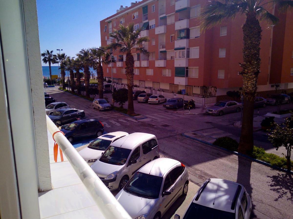 Playa La Cala In Front Of The Beach Free Parking Малага Экстерьер фото